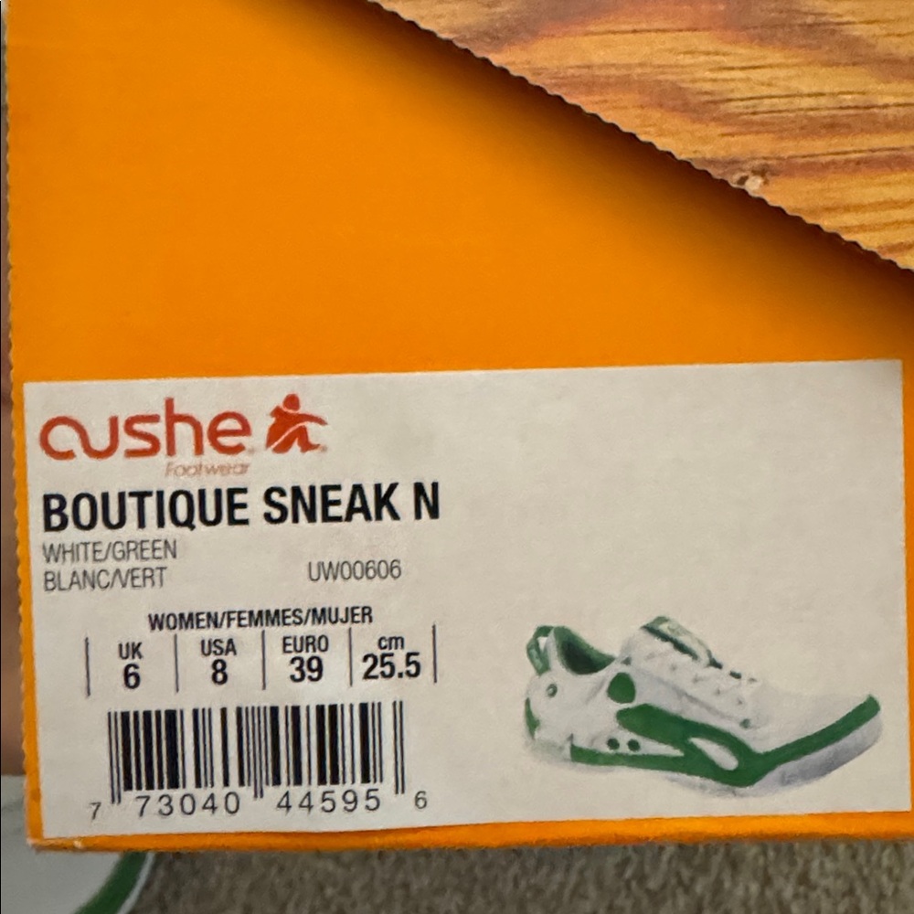 NIB Cushe Boutique Women’s Sneaker, White and Green, US Size 8 - Picture 10 of 10